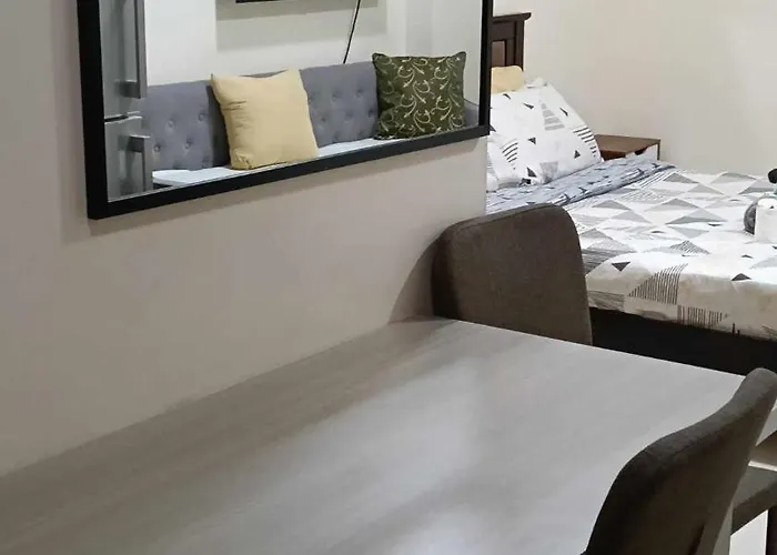 Apartment Unit Walking Distance To Airport