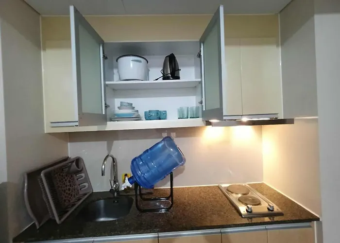 Unit Walking Distance To Airport