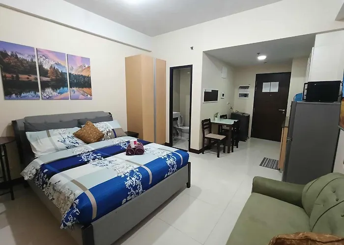 Unit Walking Distance To Airport *