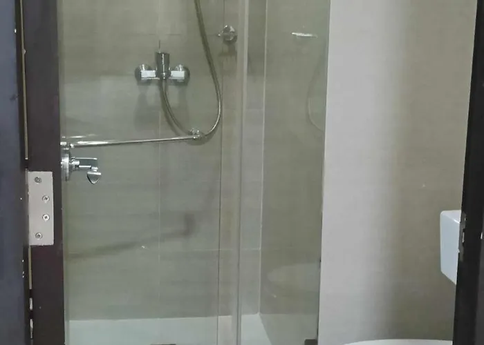 Unit Walking Distance To Airport * Manila
