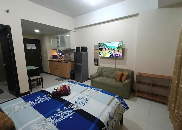 Apartment Unit Walking Distance To Airport *