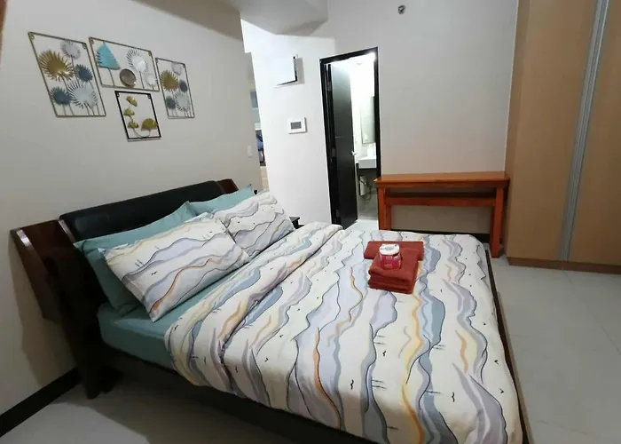 Unit Walking Distance To Airport *