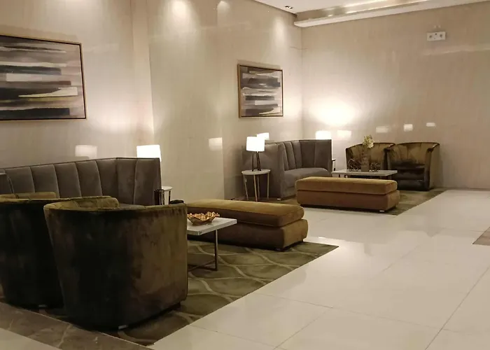 Unit Walking Distance To Airport Apartment