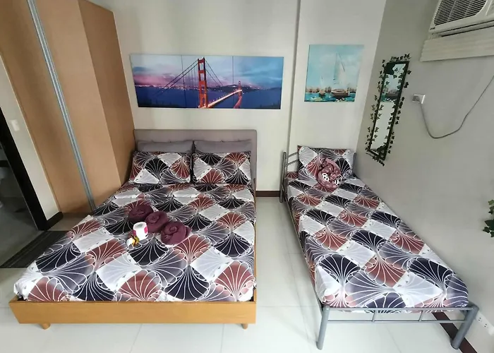 Unit Walking Distance To Airport *