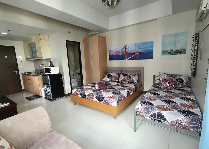 Unit Walking Distance To Airport Apartment