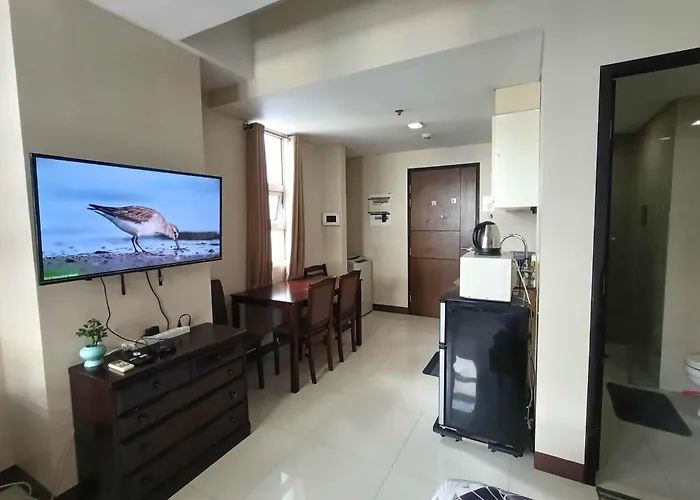 Unit Walking Distance To Airport Apartment