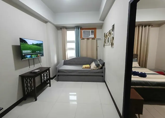 Unit Walking Distance To Airport