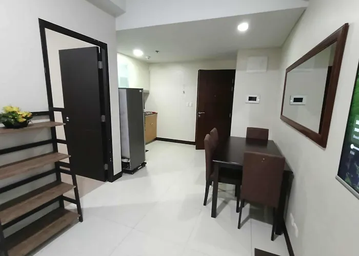 Unit Walking Distance To Airport