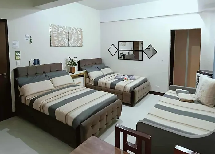Unit Walking Distance To Airport Apartment