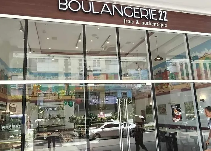 Unit Walking Distance To Airport