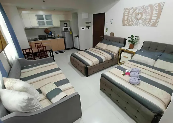 Unit Walking Distance To Airport *