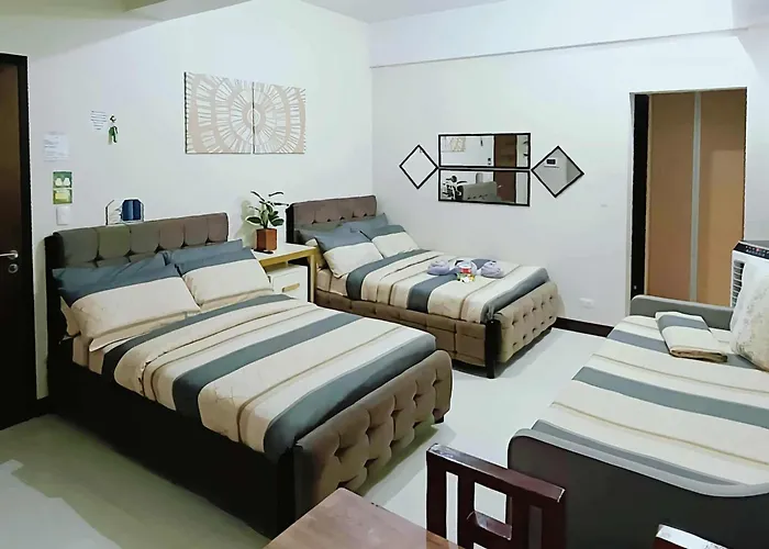 Unit Walking Distance To Airport Apartment